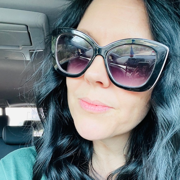 Meet your Posher, Shannon - Picture 1 of 1